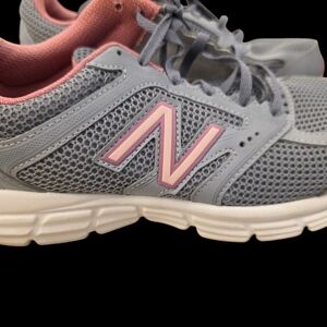 New Balance Women's Gray and Pink Running Shoes
